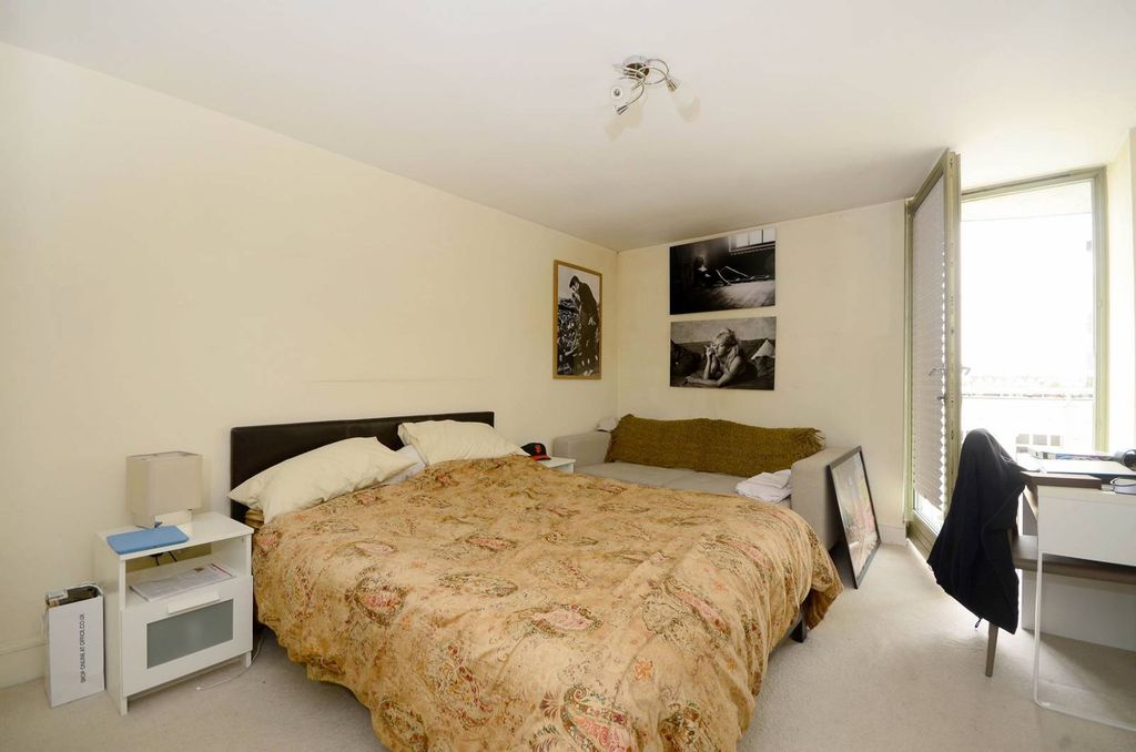Property photo 1 of 5