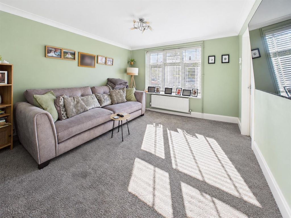 Property photo 2 of 16 7017599B-3De1-4542-Acc5-3c2A53F79298.Png