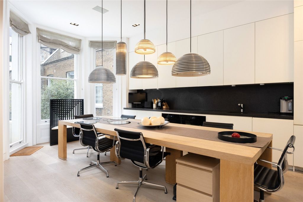 Property photo 2 of 17 Kitchen