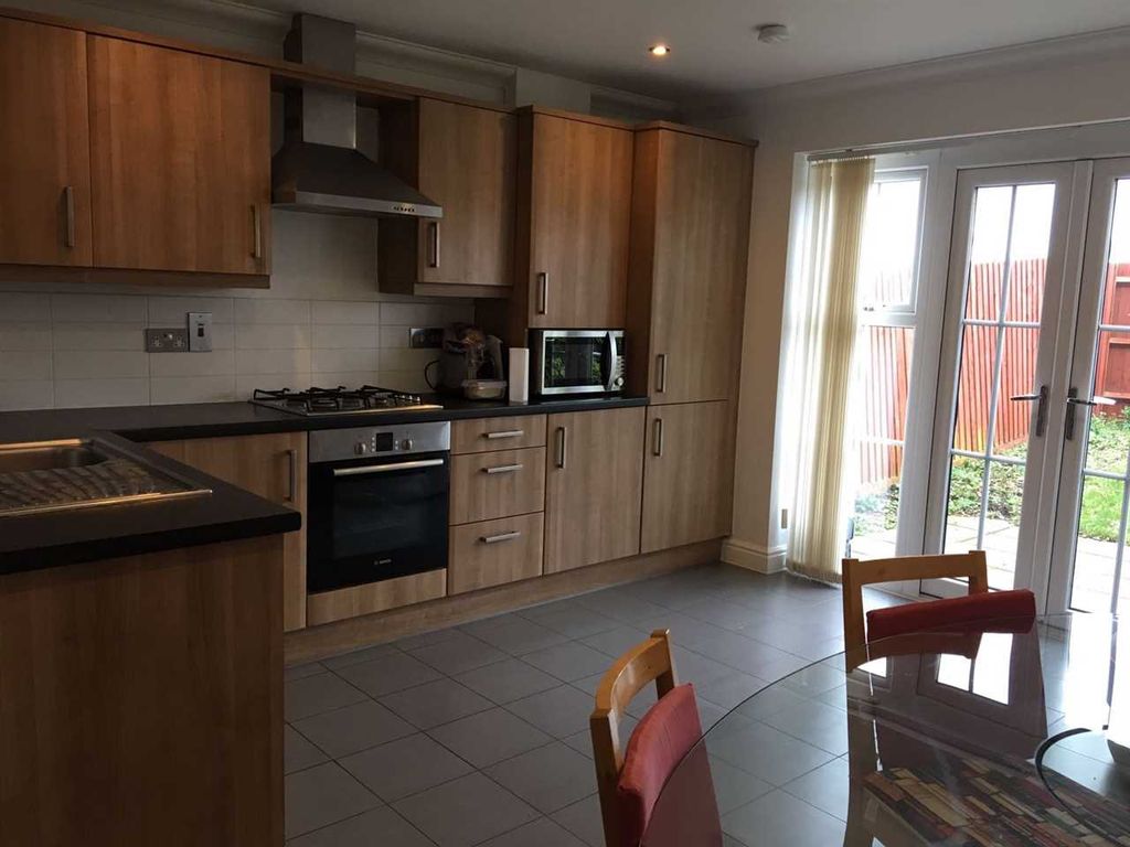 Property photo 3 of 12 Kitchen/Diner