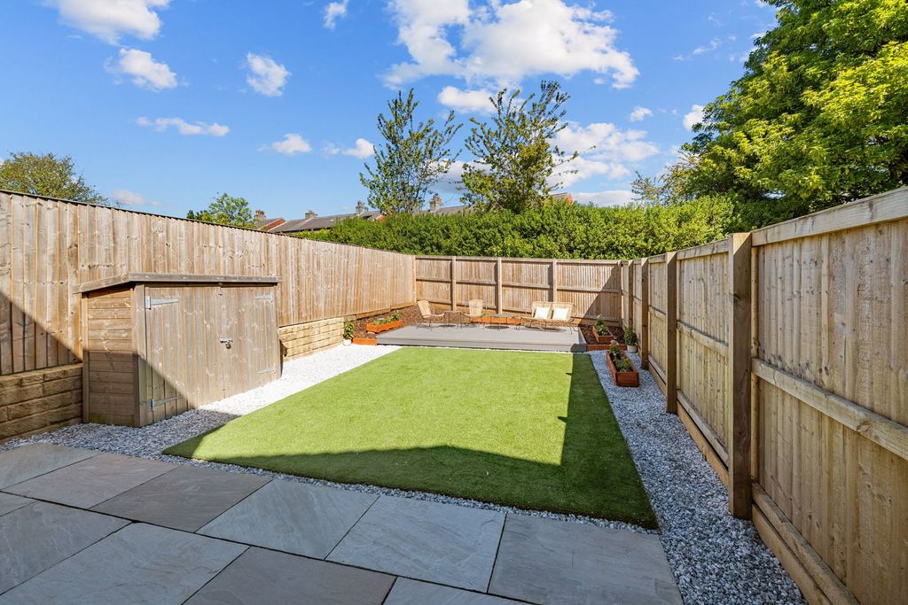 Property photo 3 of 24
