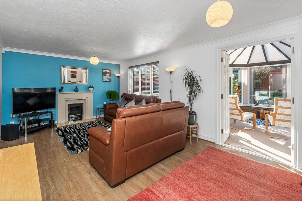 Property photo 2 of 40