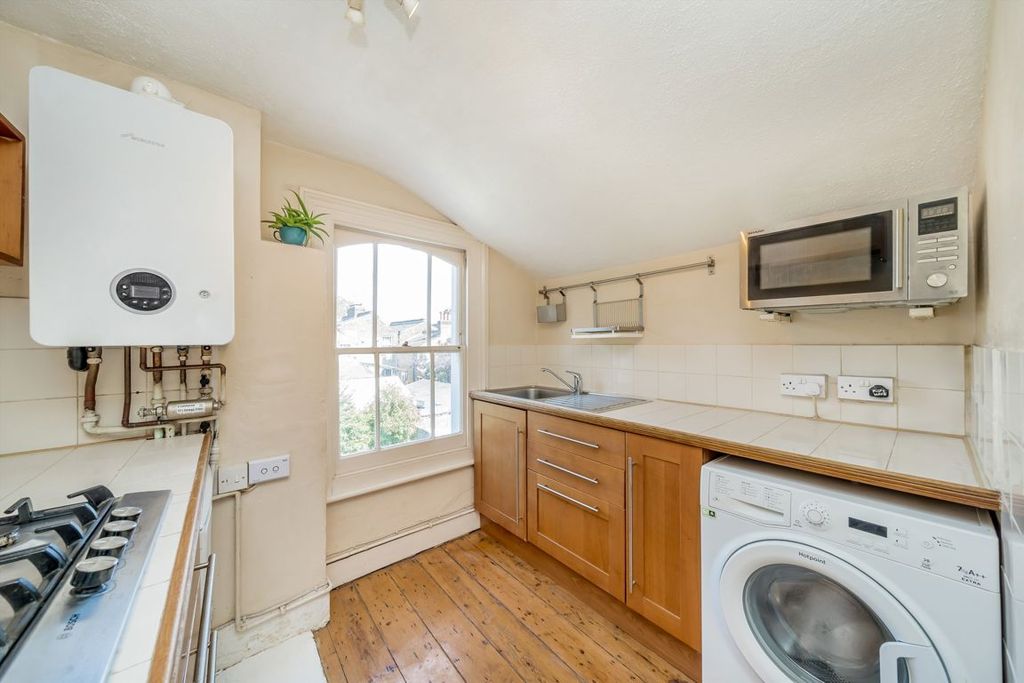 Property photo 3 of 4