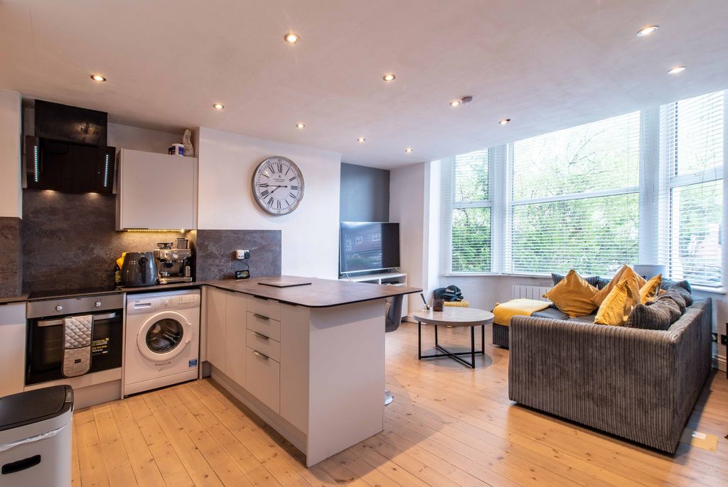 Property photo 2 of 9