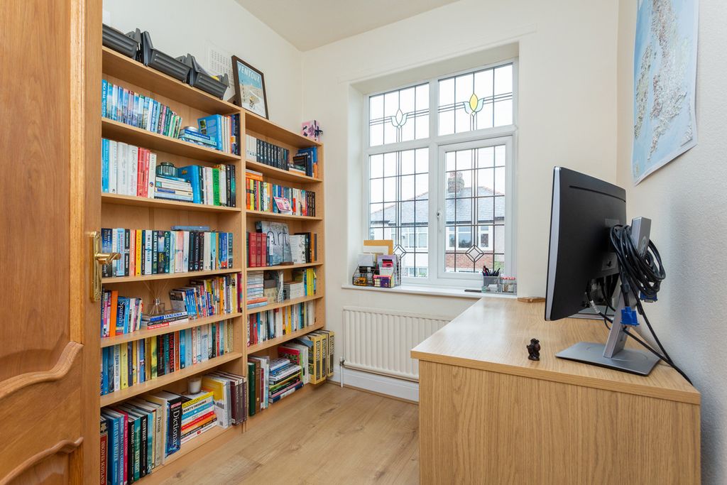 Property photo 1 of 18