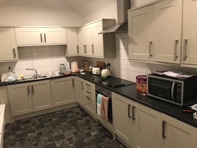 Property photo 2 of 7 Kitchen
