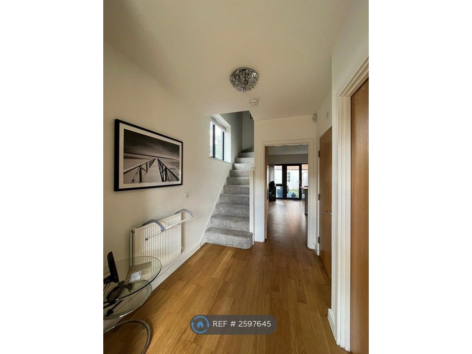 Property photo 3 of 22 Entry Hall Way