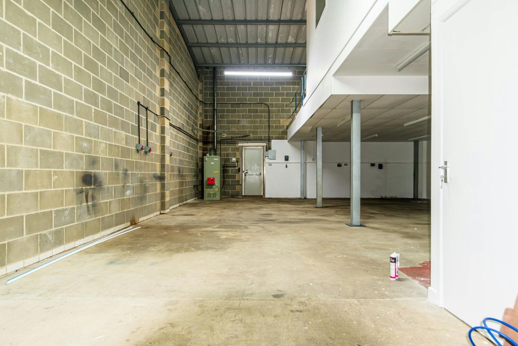 Property photo 2 of 7 18.Jpg