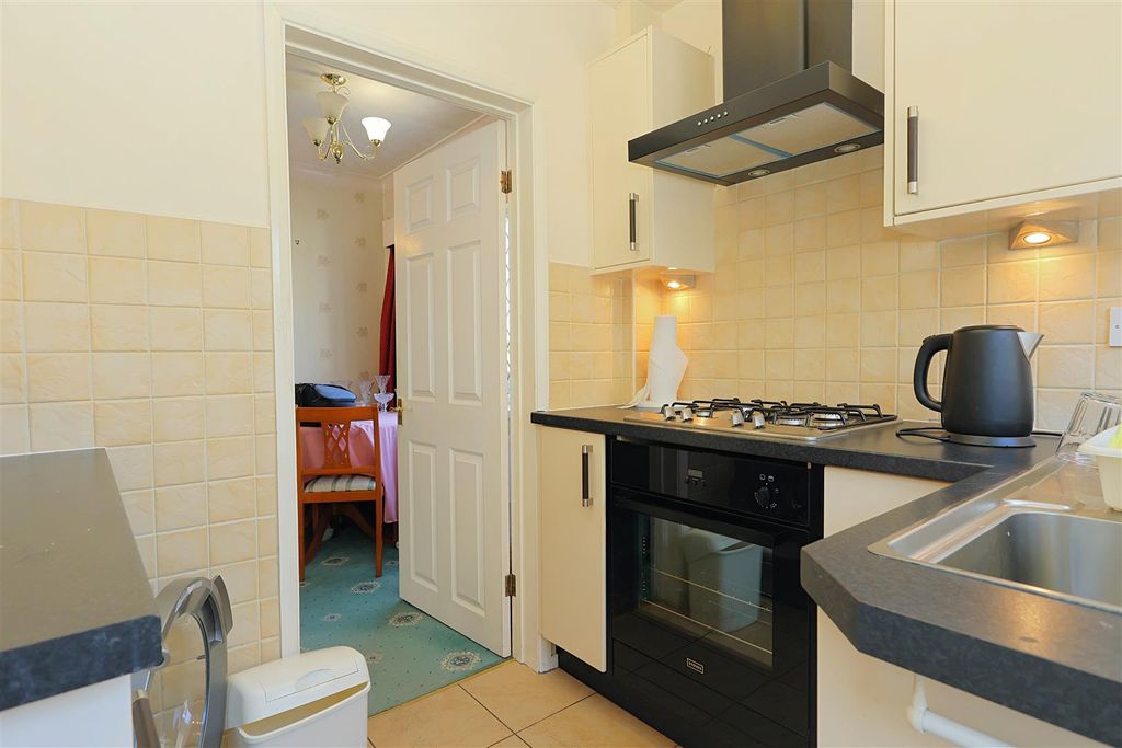 Property photo 3 of 15 Kitchen