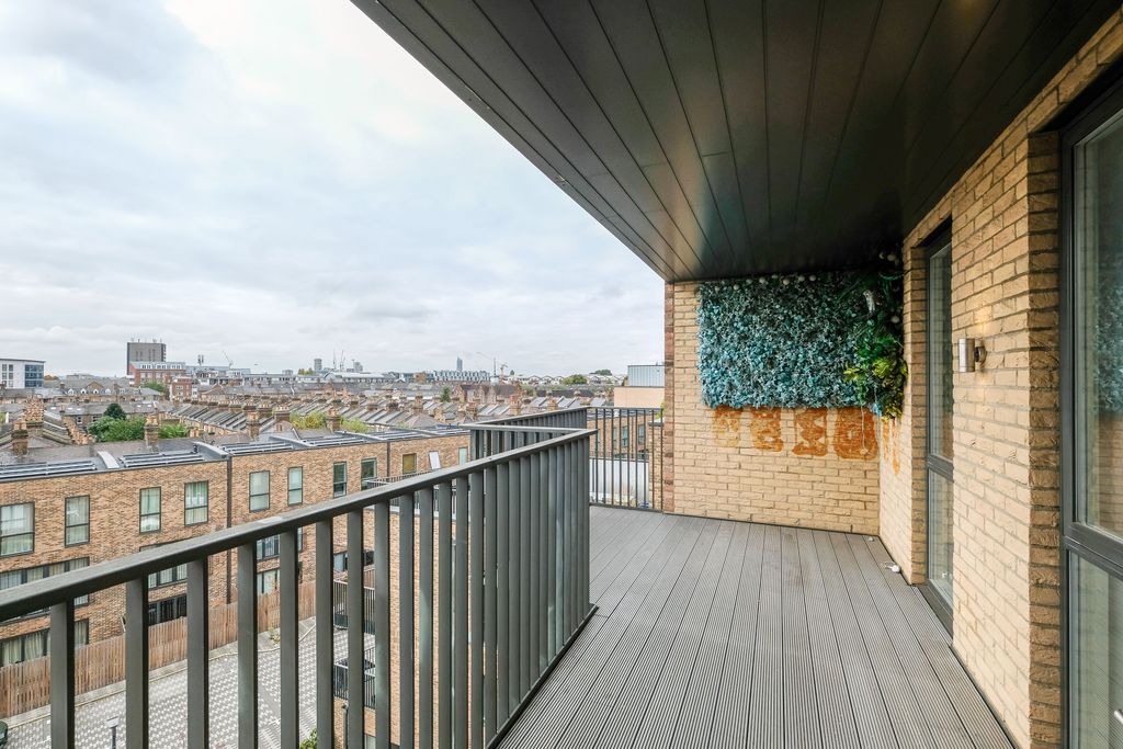 Property photo 1 of 47