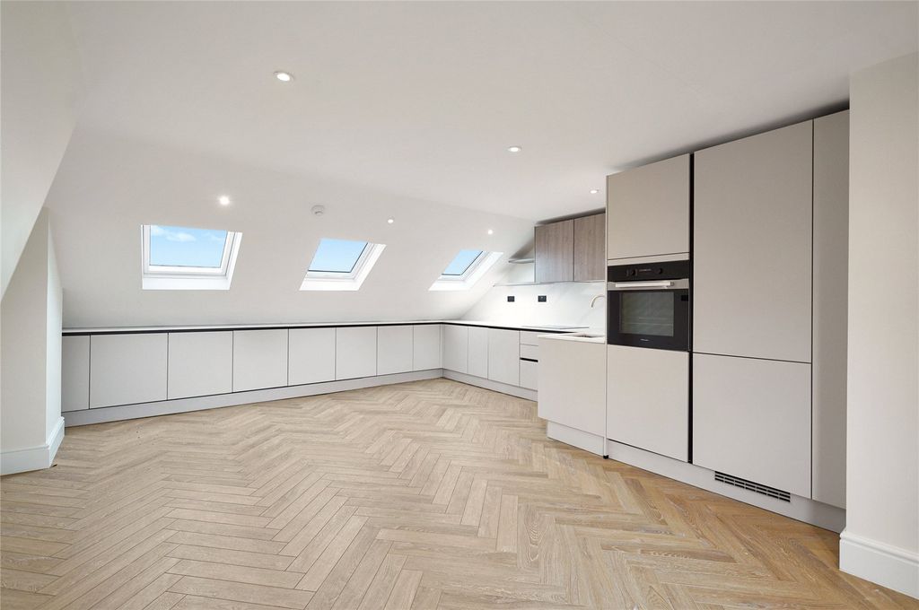 Property photo 2 of 17 Picture No. 02