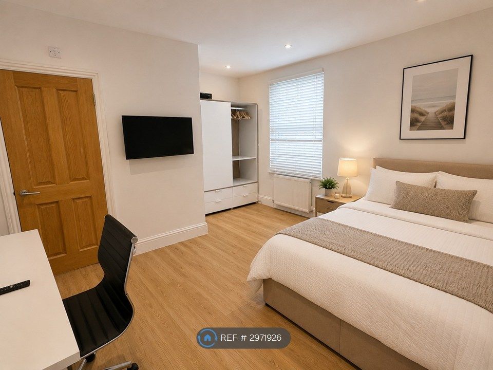 Property photo 1 of 6 Bedroom 3