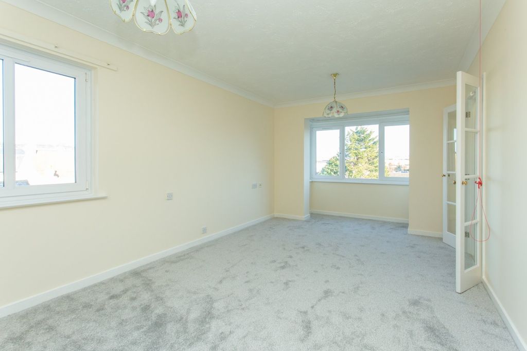 Property photo 2 of 8 Picture 2