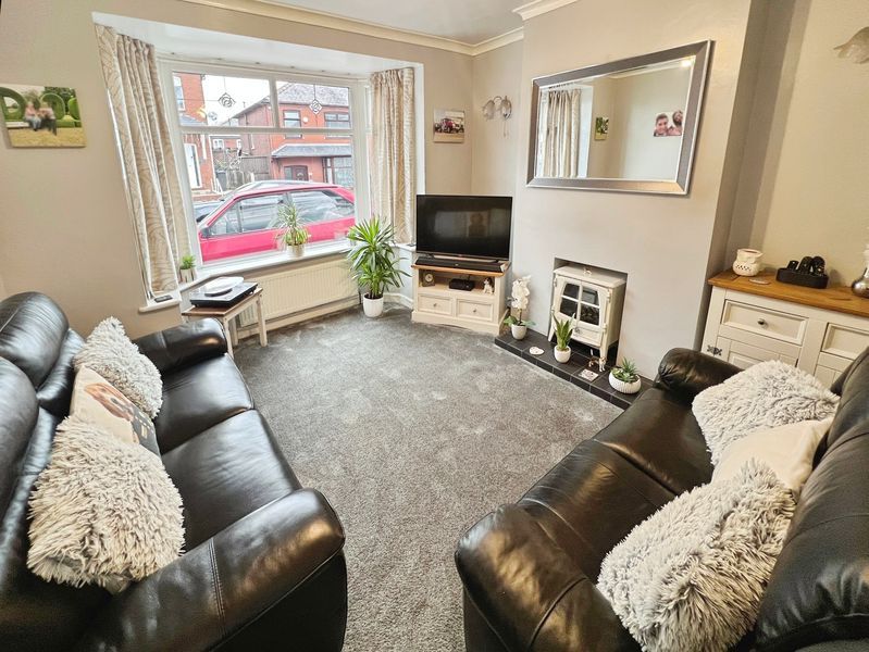 Property photo 2 of 20 Lounge