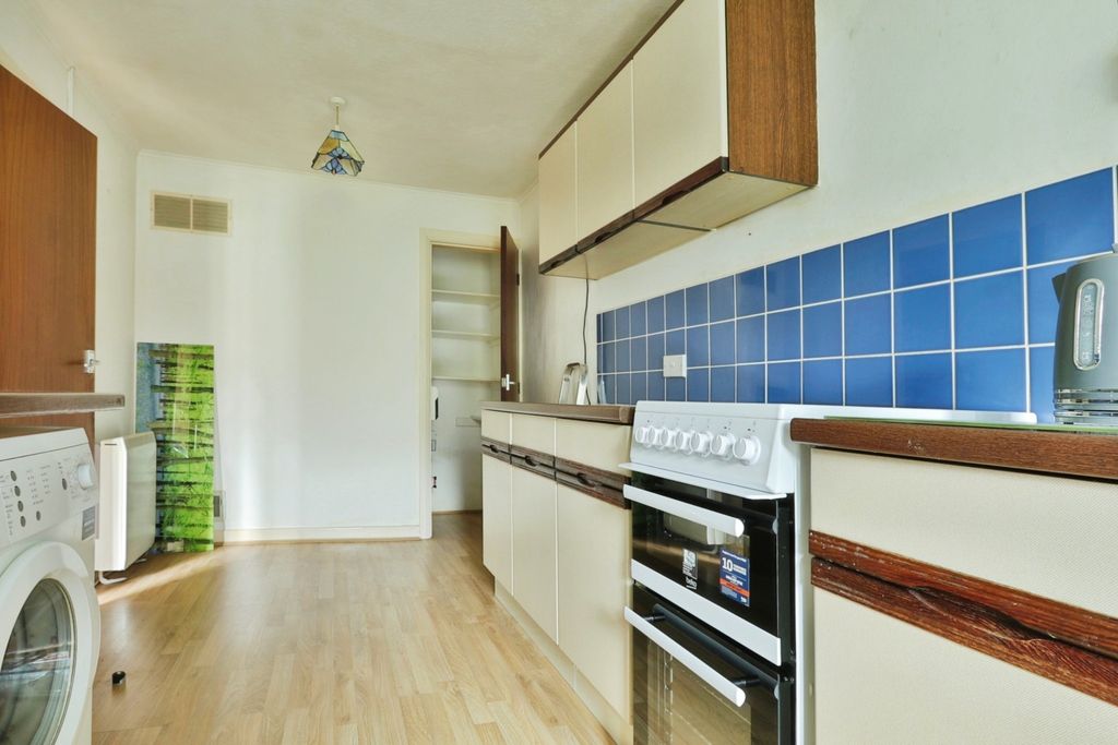 Property photo 2 of 22 4221505