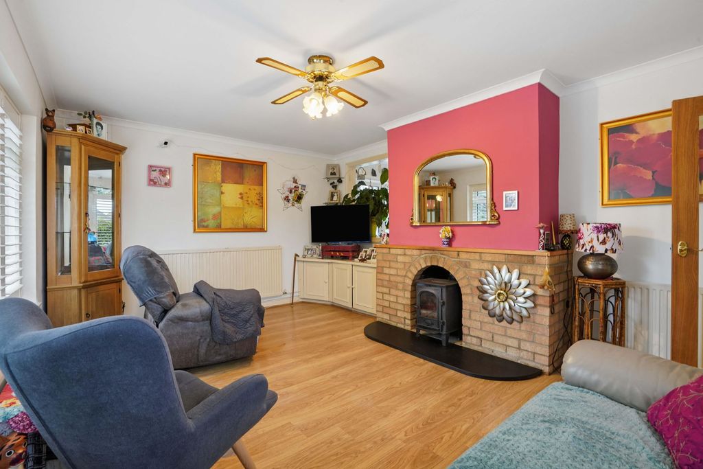 Property photo 3 of 19
