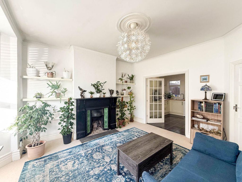 Property photo 2 of 11 Living Room