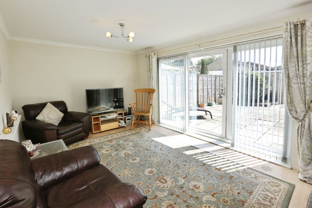 Property photo 2 of 20