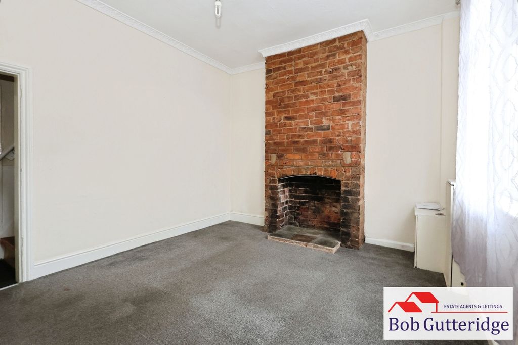 Property photo 3 of 13 Lounge