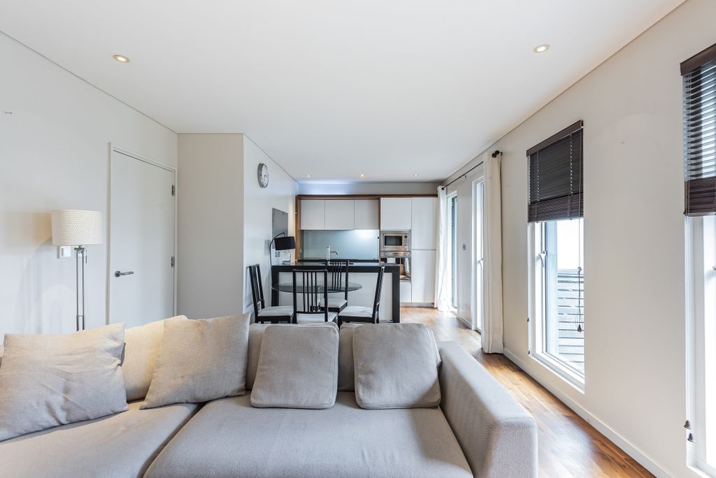 Property photo 1 of 12 670134 (2)