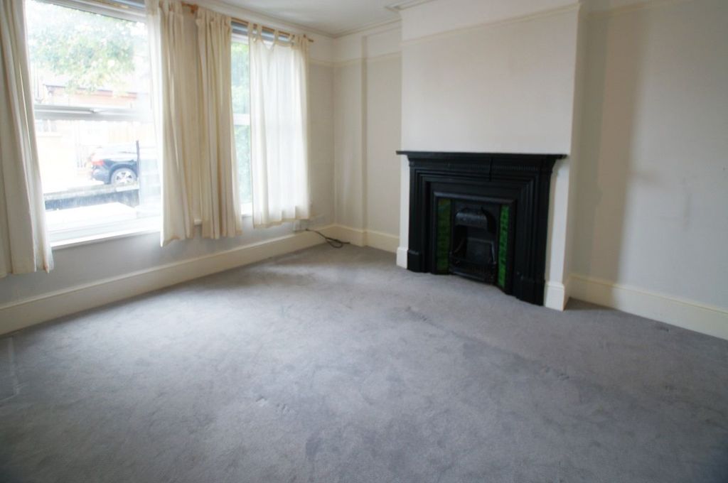 Property photo 2 of 8