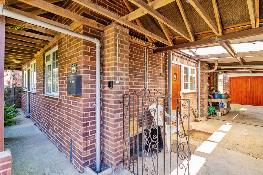 Property photo 3 of 28