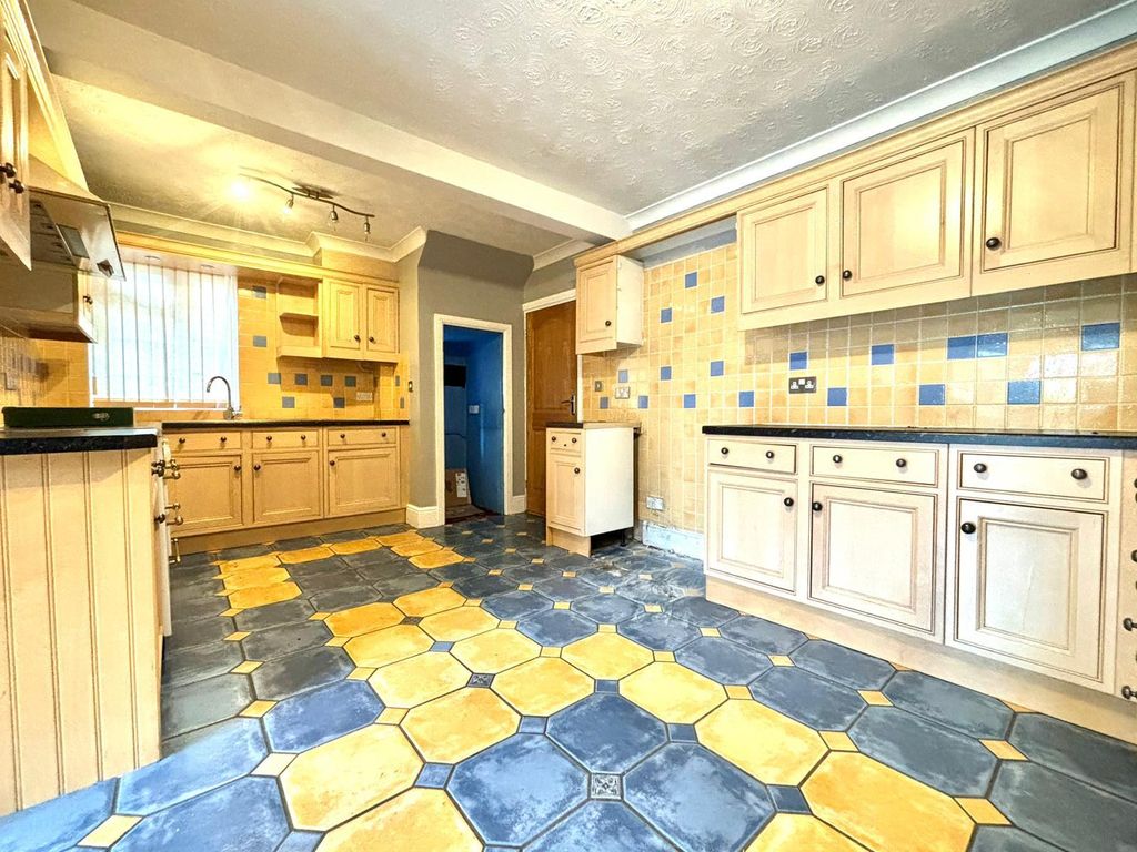 Property photo 2 of 12 Gallery