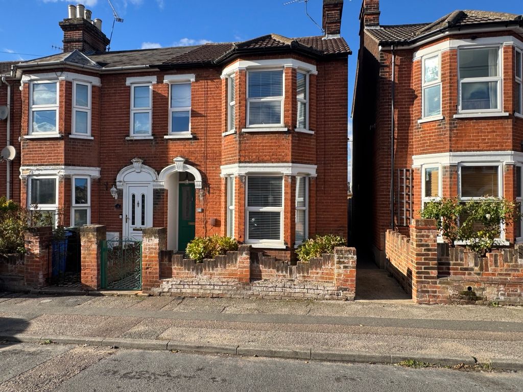 Property photo 1 of 11