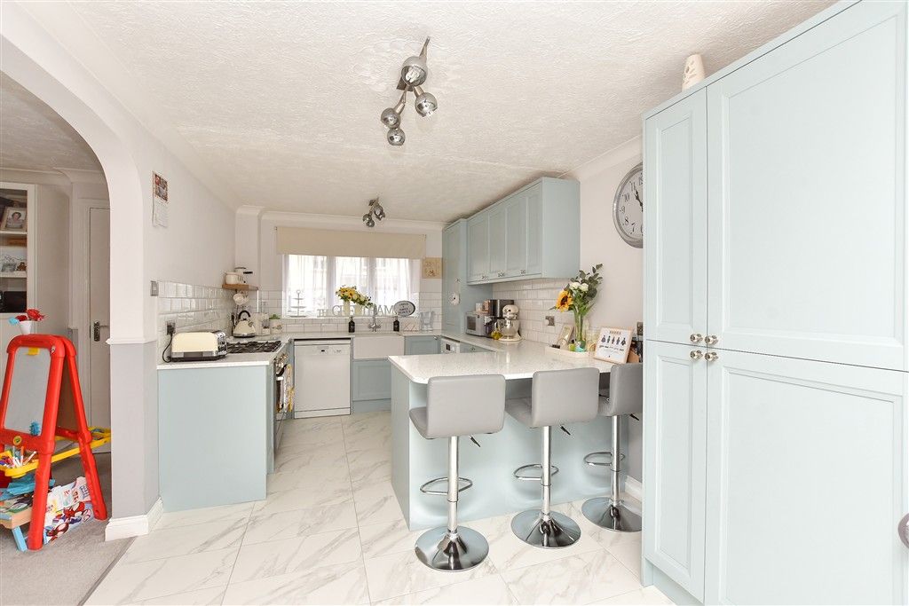 Property photo 3 of 14 Kitchen/ Dining Area
