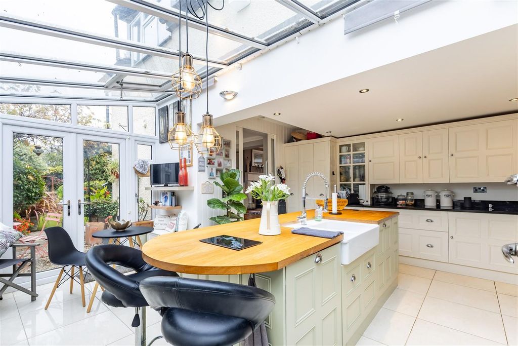 Property photo 2 of 39 Wayside (10).Jpg