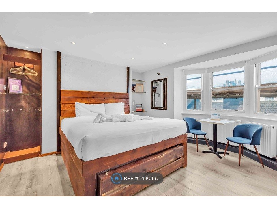 Property photo 3 of 11 Main Photo Of Room