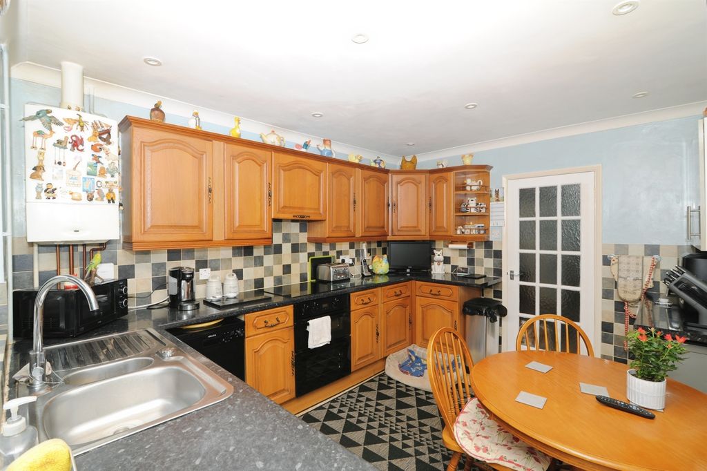 Property photo 2 of 15
