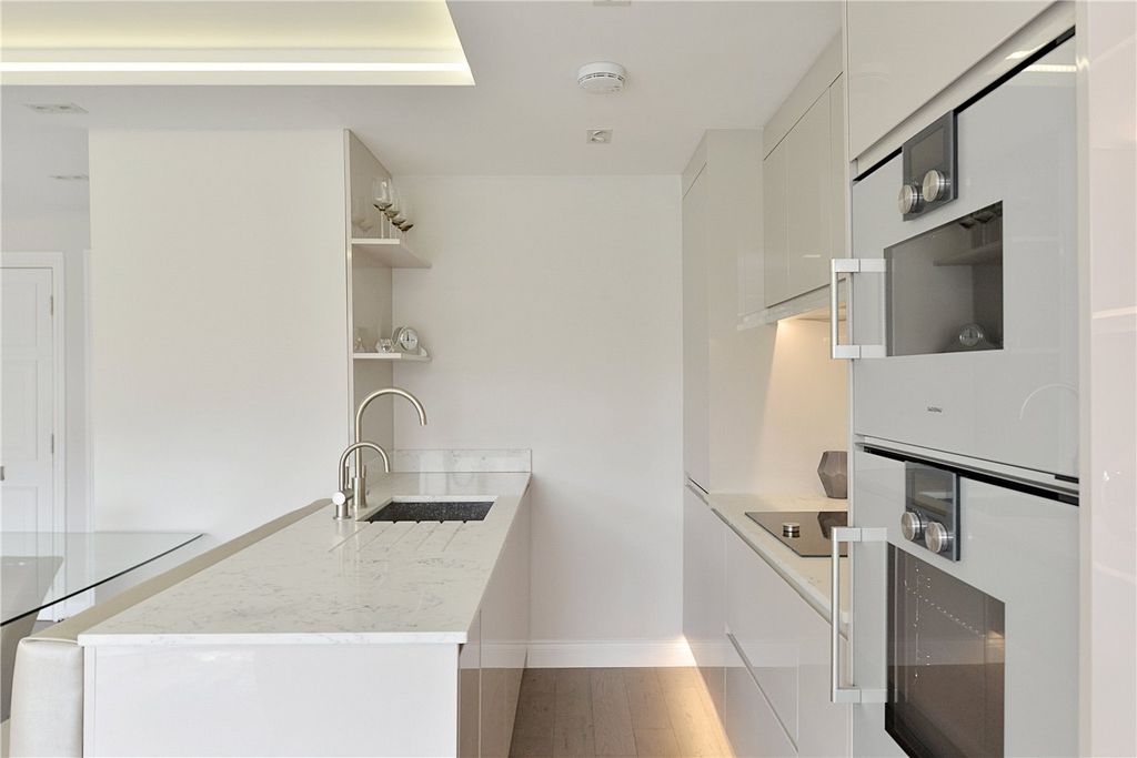 Property photo 3 of 12 Kitchen
