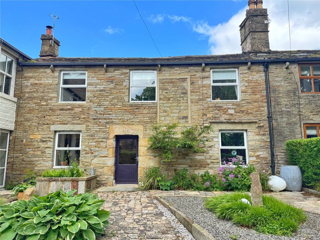 Property photo 1 of 47 Large Period Terrace