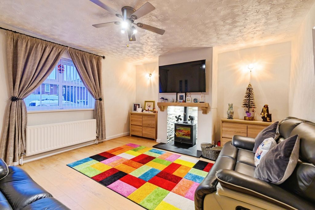 Property photo 2 of 12 Living Room