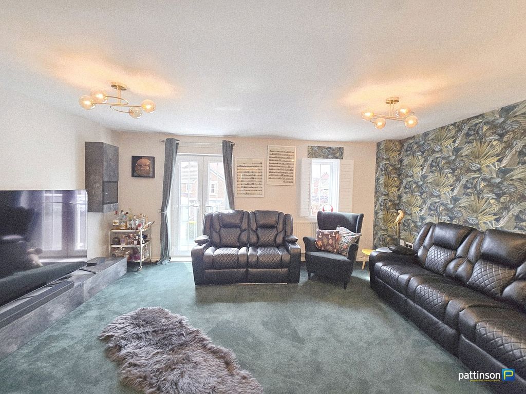 Property photo 2 of 26