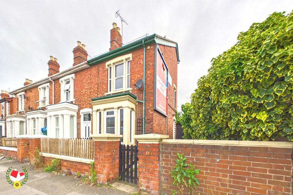 Property photo 1 of 12