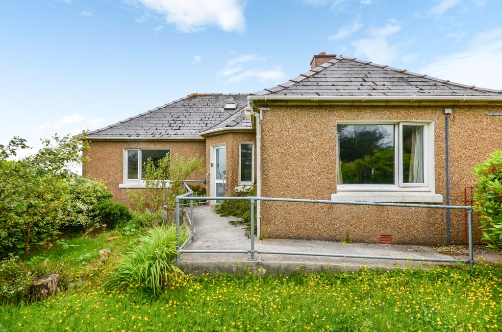 Property photo 1 of 33