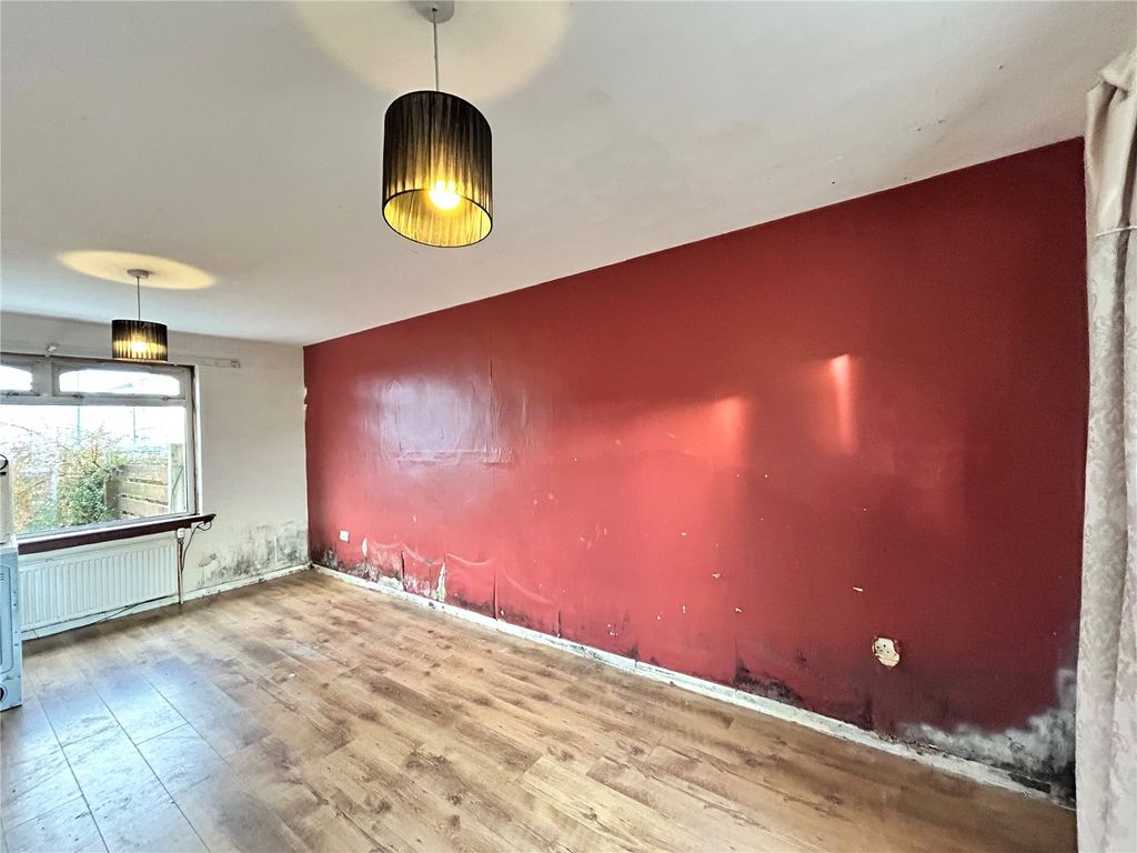 Property photo 2 of 5 Lounge