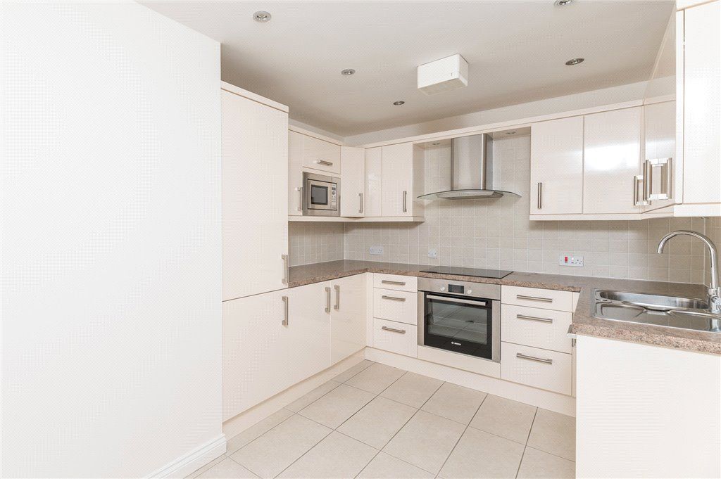 Property photo 3 of 20 Kitchen