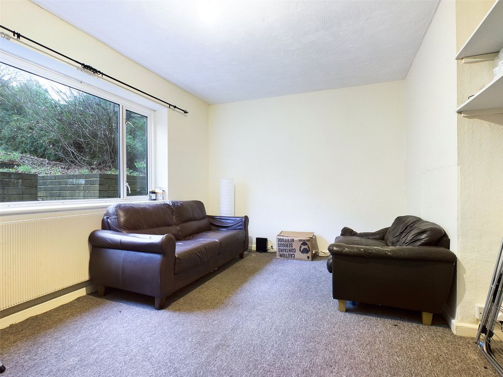 Property photo 2 of 8 Lounge