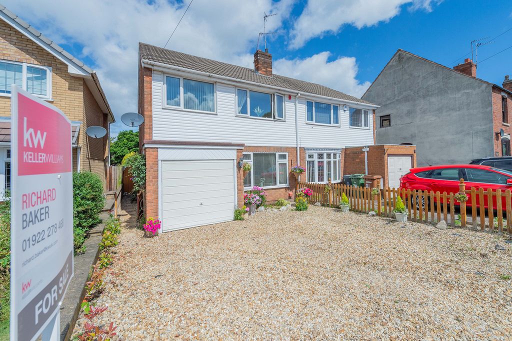 Property photo 2 of 36