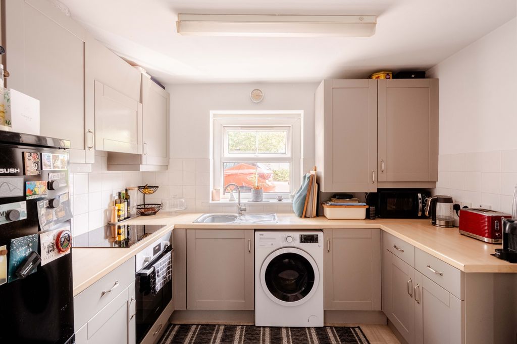 Property photo 2 of 18 11