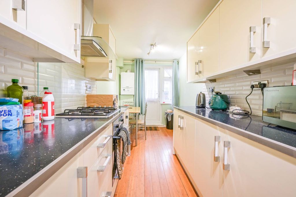 Property photo 1 of 5