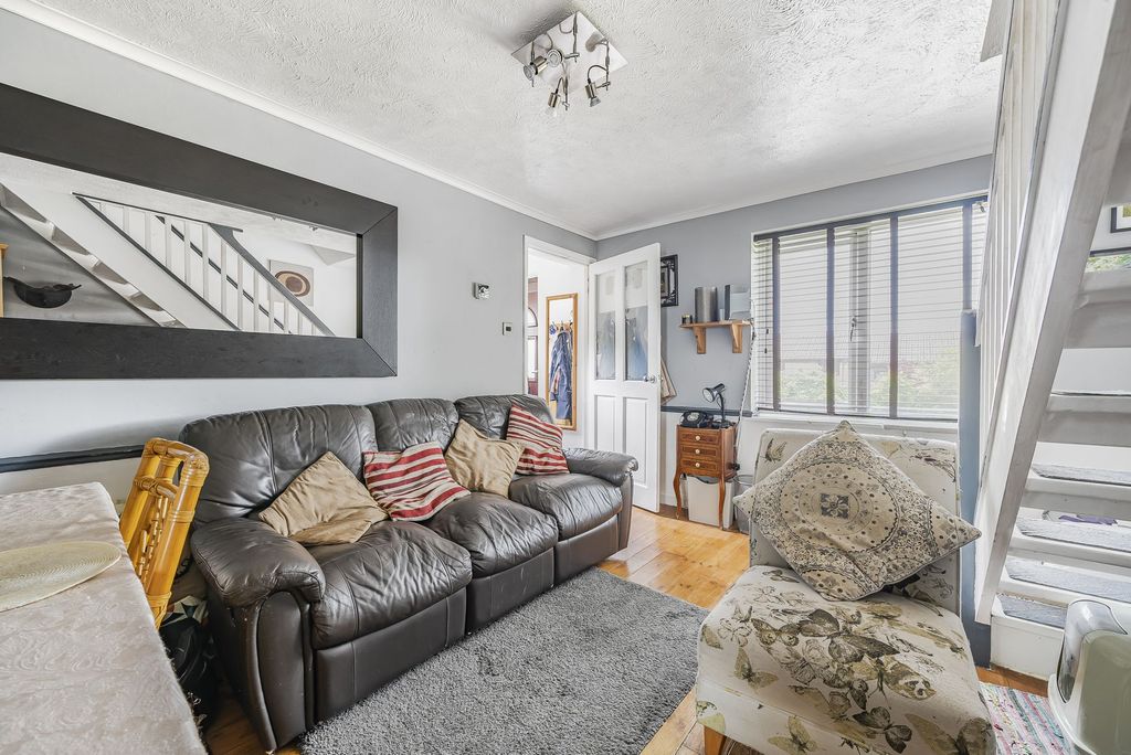 Property photo 3 of 12