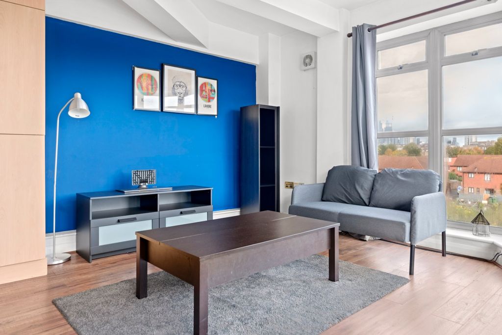 Property photo 3 of 14