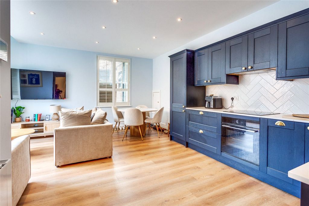 Property photo 2 of 18 Open Plan Living