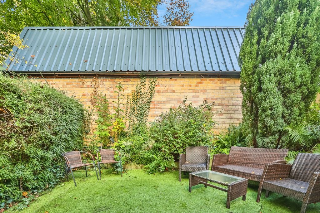 Property photo 3 of 15