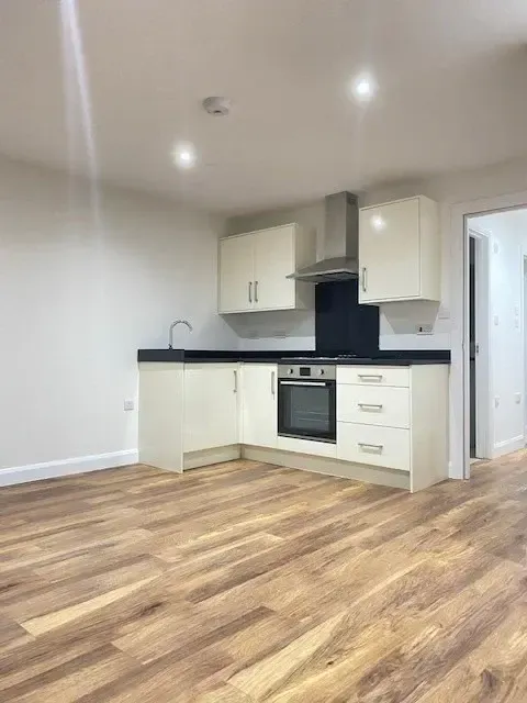 Property photo 2 of 4 O 1Js21Ckvl17Q2Ctip1Uue1F666