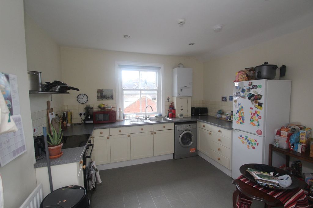 Property photo 3 of 9 Picture No. 12